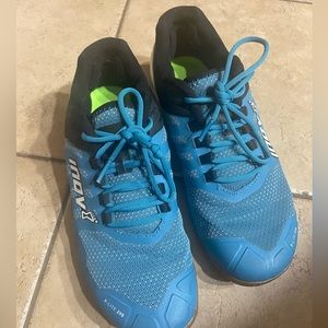 INOV-8 sneakers VEUC